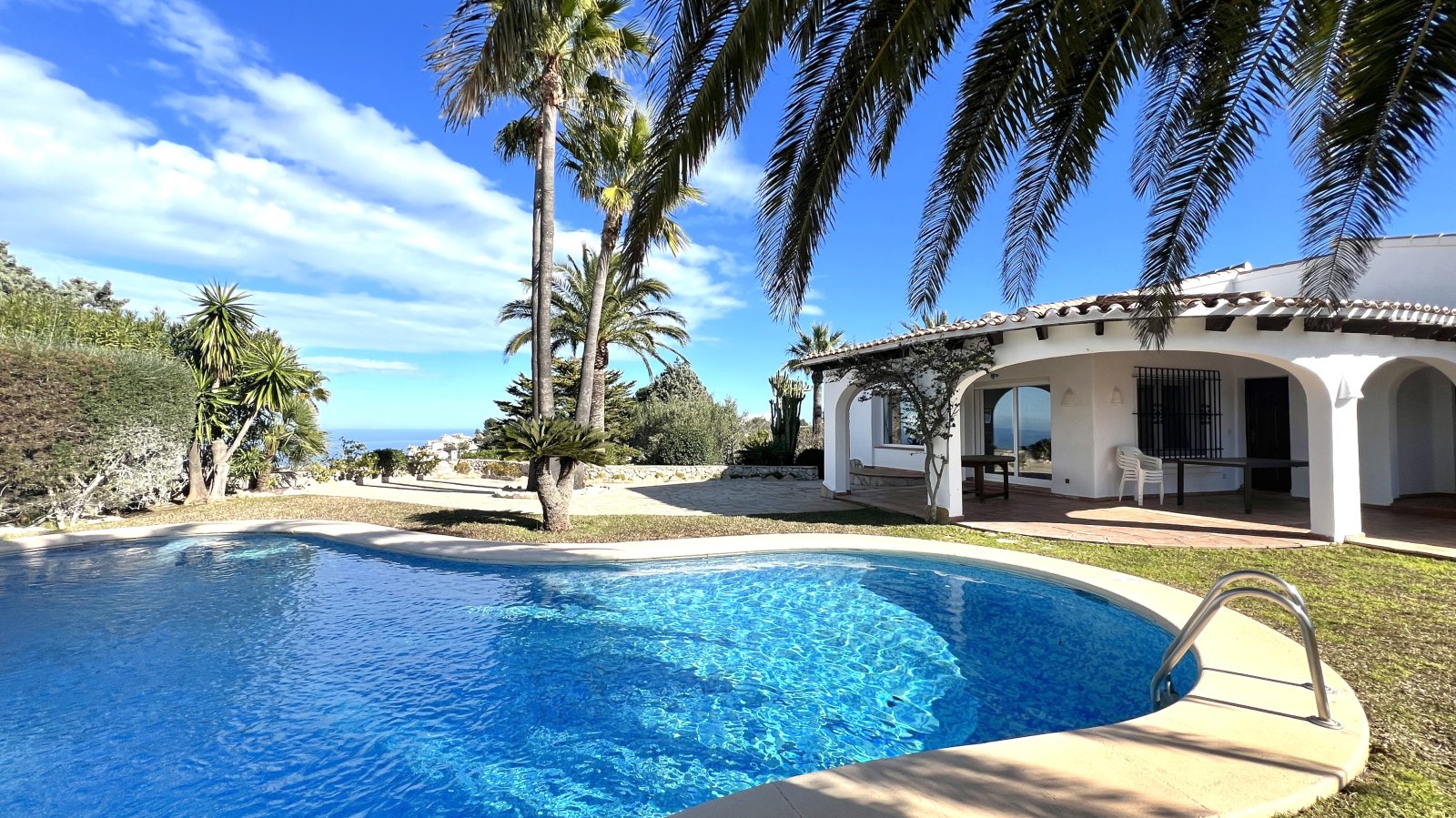 Exklusive Villa im Finca-Stil mit traumhaften Panoramablick, Pool und luxuriösem Gartenparadies am Monte Pego - 1