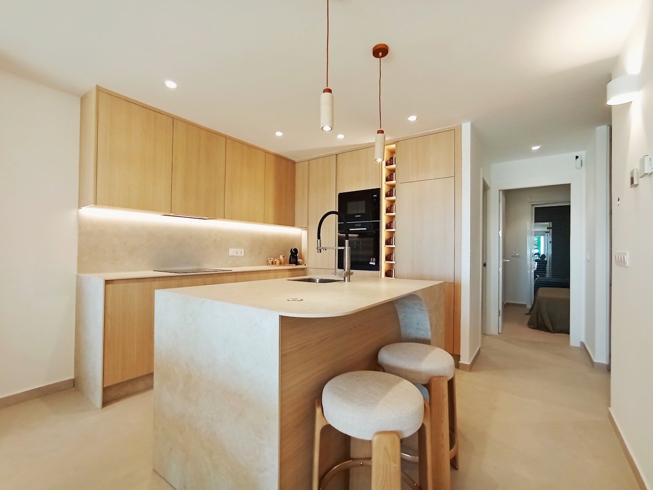 Penthouse-Wohnungen mit 3 Schlafzimmern, 2 Bädern, Dachterrasse, Tiefgaragenstellplatz und Gemeinschaftspool - 9