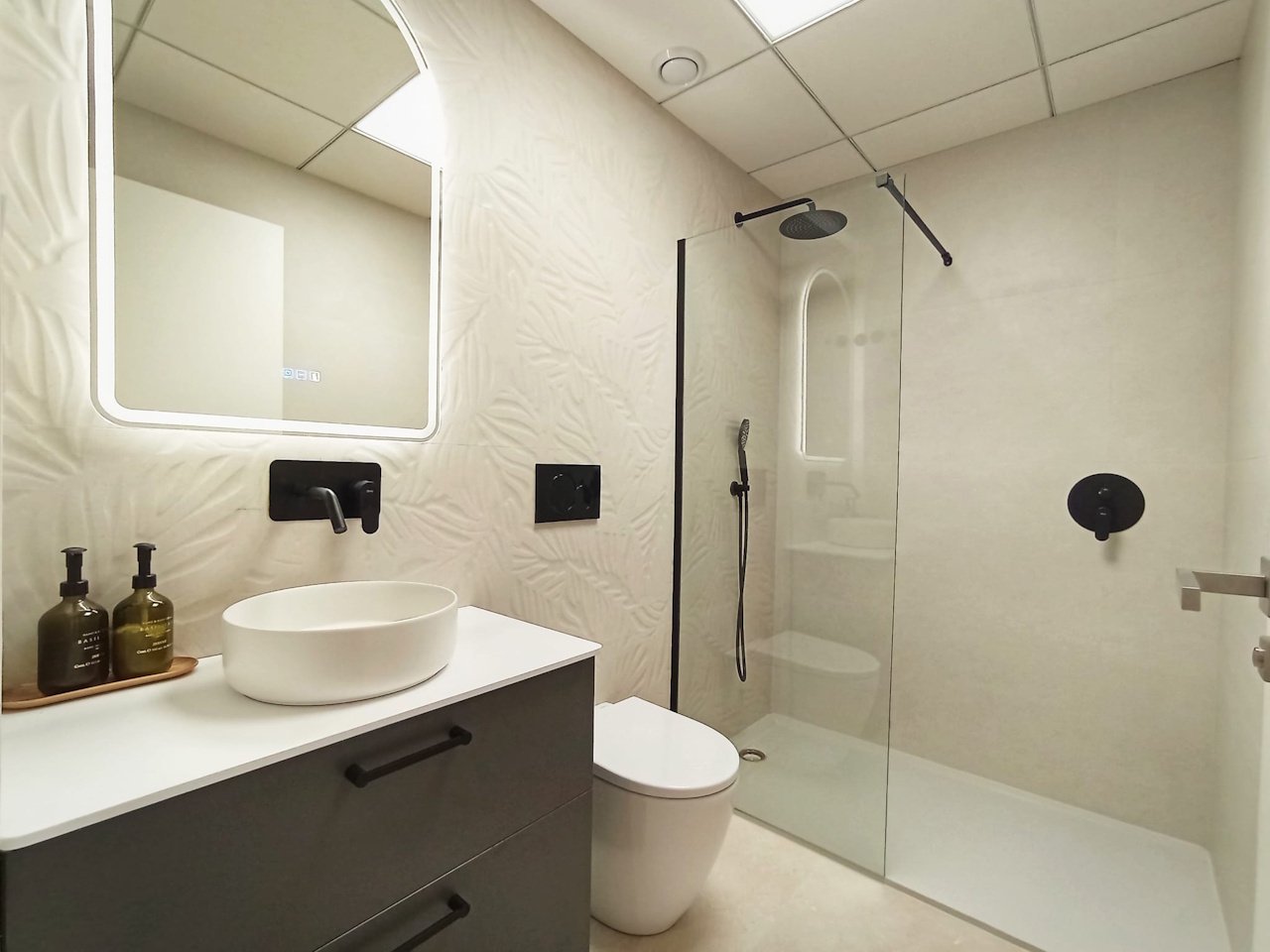 Penthouse-Wohnungen mit 3 Schlafzimmern, 2 Bädern, Dachterrasse, Tiefgaragenstellplatz und Gemeinschaftspool - 16