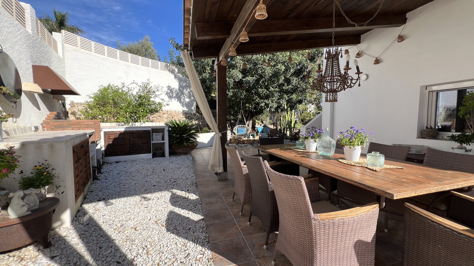 Schön renovierte 3 Schlafzimmer-Villa mit neuem Privatpool in bevorzugtem Wohngebiet - 21