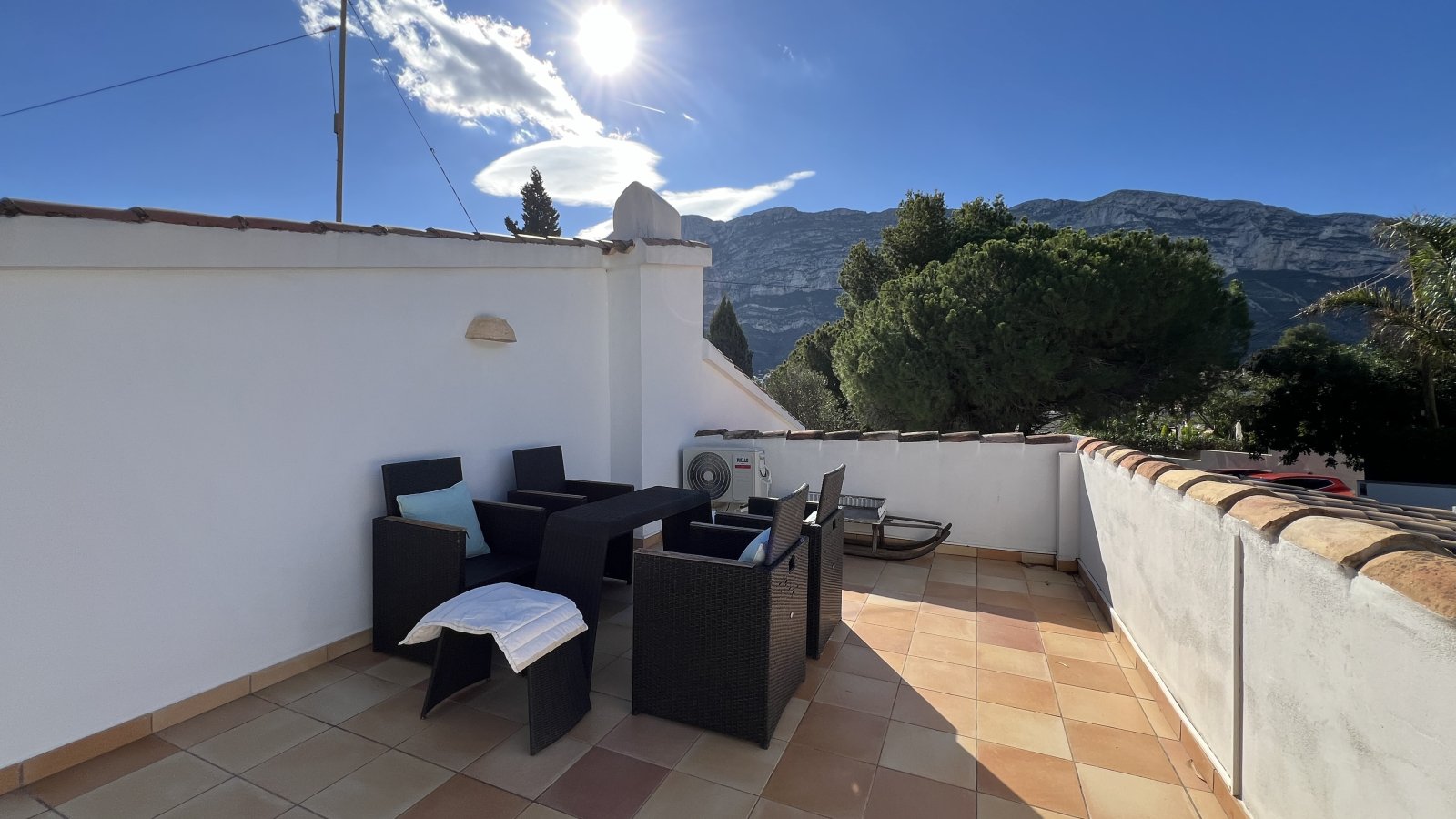 Schön renovierte 3 Schlafzimmer-Villa mit neuem Privatpool in bevorzugtem Wohngebiet - 20