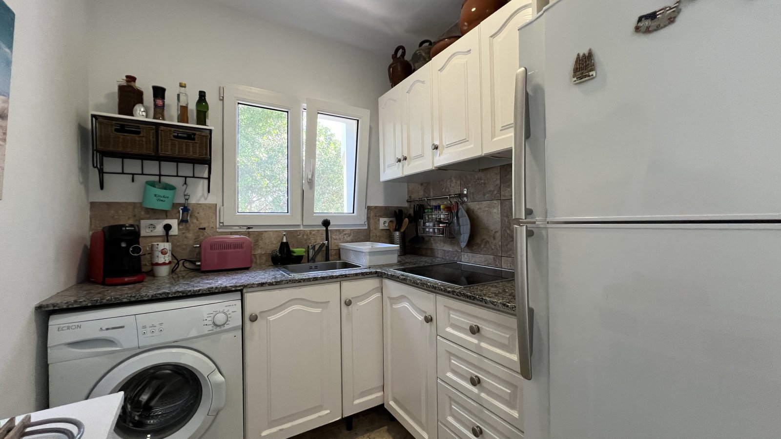 Schön renovierte 3 Schlafzimmer-Villa mit neuem Privatpool in bevorzugtem Wohngebiet - 13