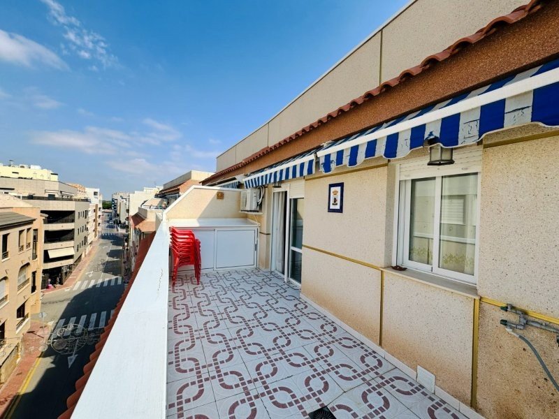 Penthouse-Wohnung mit 2 Schlafzimmern und 1 Bad nur 200 m vom Strand - 1