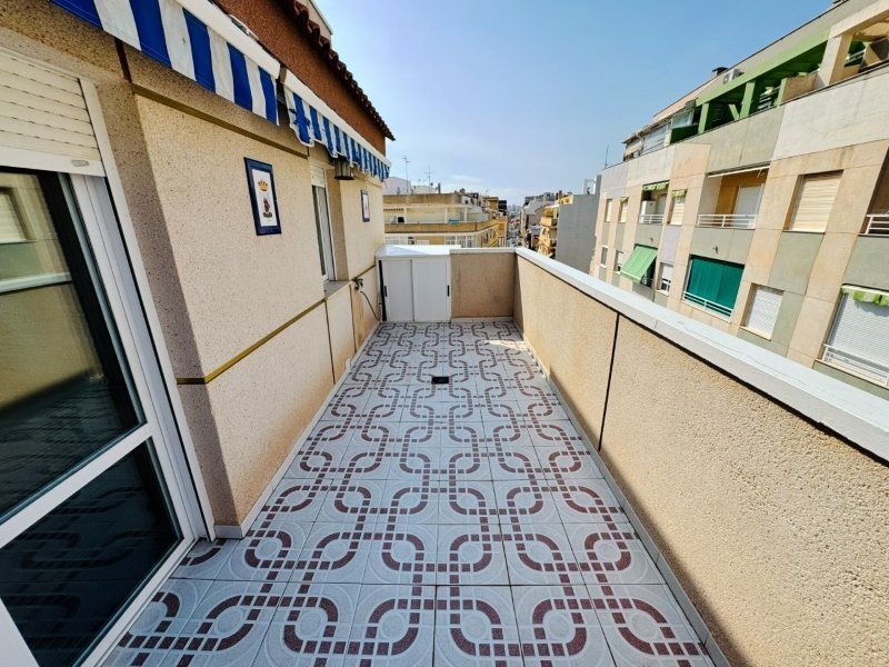 Penthouse-Wohnung mit 2 Schlafzimmern und 1 Bad nur 200 m vom Strand - 3