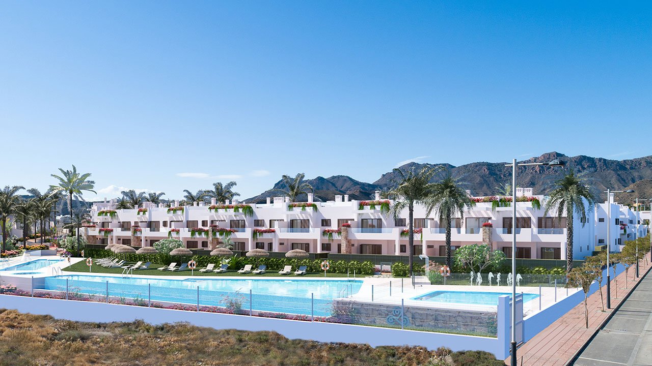 Erdgeschoss-Wohnungen mit 2 Schlafzimmern, 1 - 2 Bädern, Tiefgaragenstellplatz und Gemeinschaftspool in erster Linie am Strand - 2
