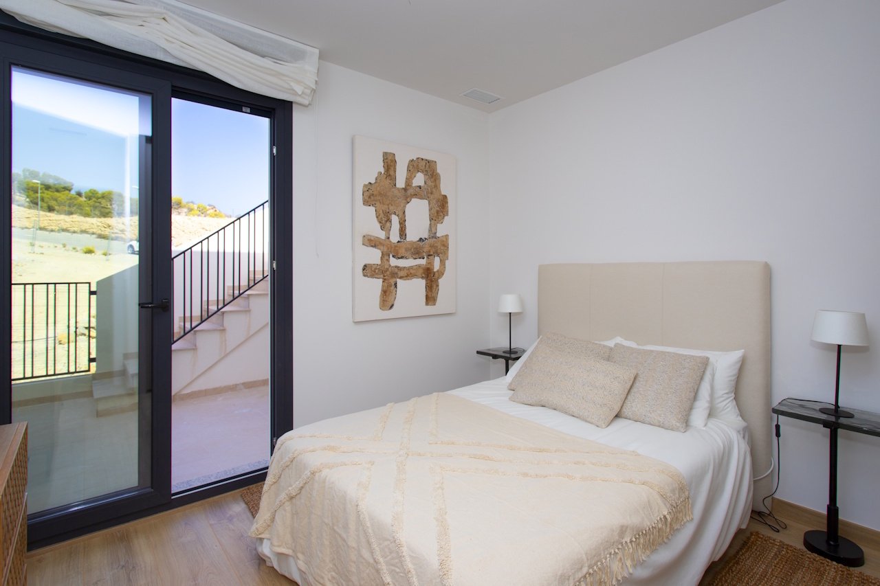 Wunderschöne Reihenhäuser mit 3 Schlafzimmern, 3 Bädern, Keller, Dachterrasse, Kfz-Stellplatz und Gemeinschaftspool bei Alenda Golf - 18