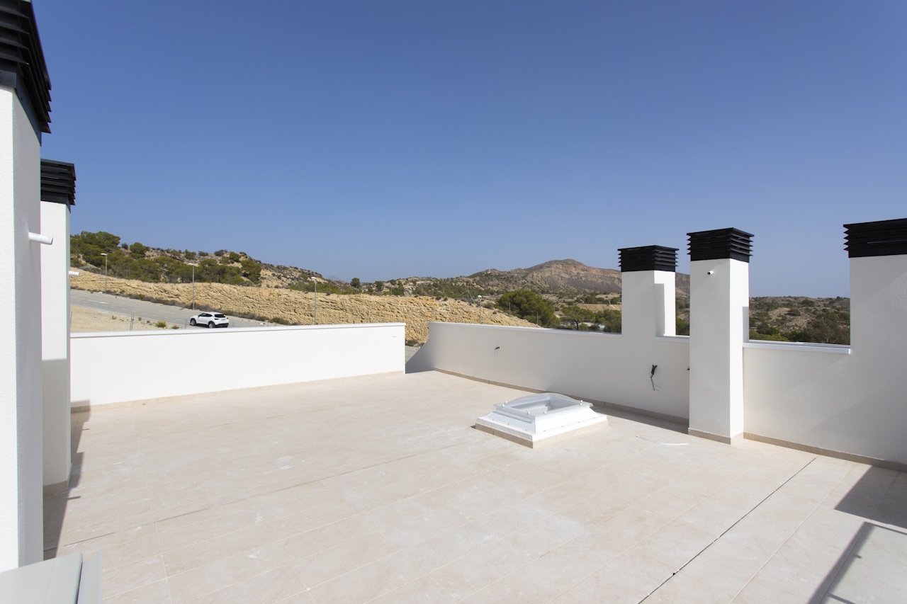 Wunderschöne Reihenhäuser mit 3 Schlafzimmern, 3 Bädern, Keller, Dachterrasse, Kfz-Stellplatz und Gemeinschaftspool bei Alenda Golf - 19