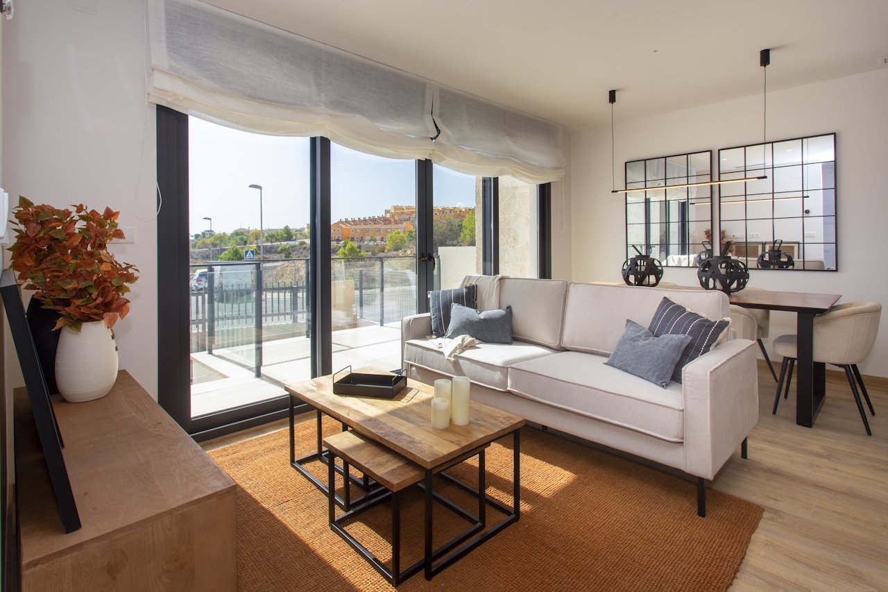 Wunderschöne Reihenhäuser mit 3 Schlafzimmern, 3 Bädern, Keller, Dachterrasse, Kfz-Stellplatz und Gemeinschaftspool bei Alenda Golf - 4