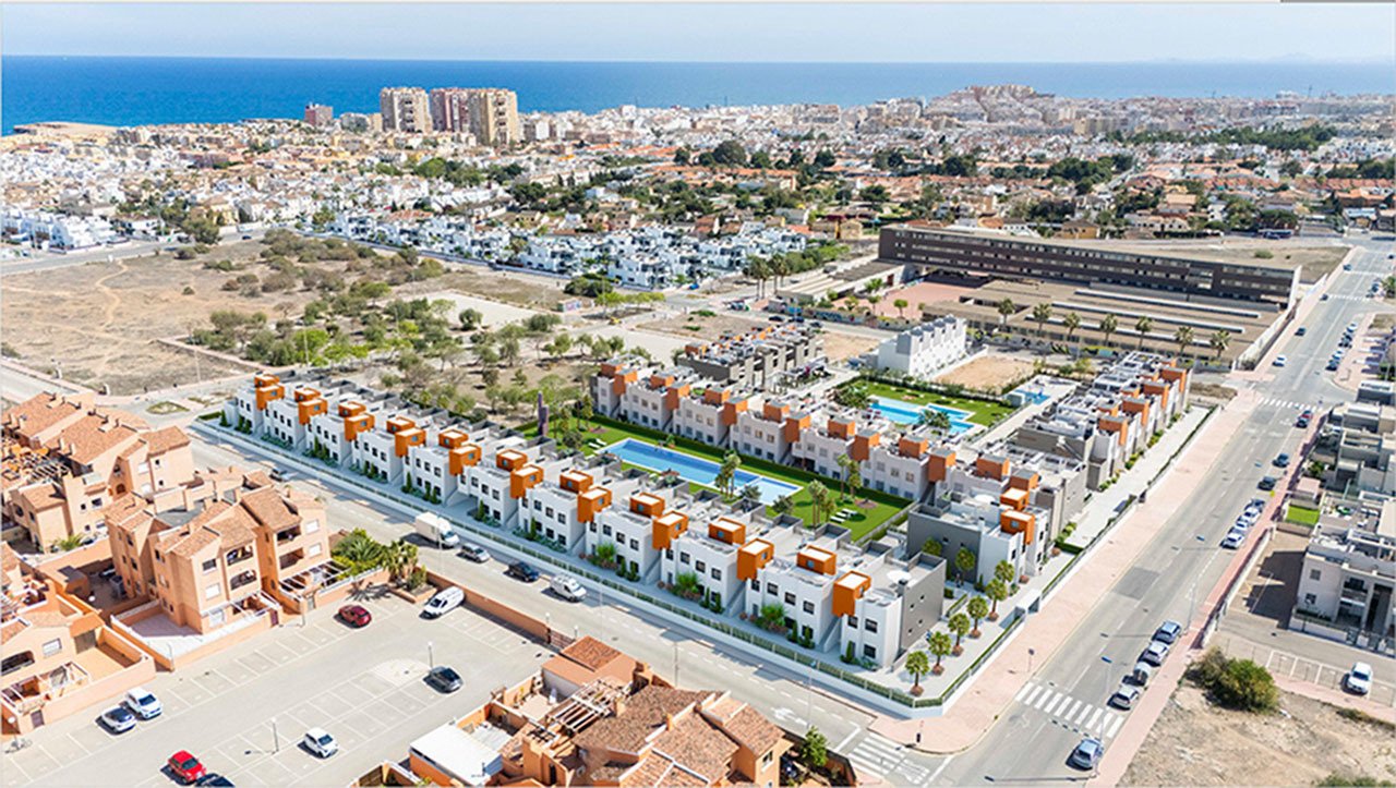 Erdgeschoss-Wohnungen mit 2 Schlafzimmern, 2 Bädern, Tiefgaragenstellplatz und Gemeinschaftspool - 2