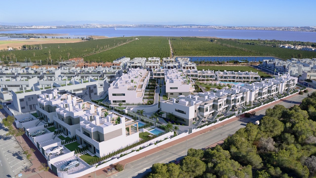 Erdgeschoss-Wohnungen mit 3 Schlafzimmern, 2 Bädern, Tiefgaragenstellplatz, Gemeinschaftspools und beheizten Whirlpools - 8