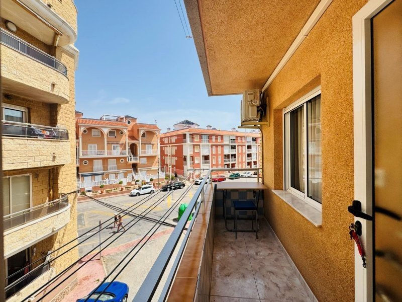 Komplett renovierte Wohnung mit 2 Schlafzimmern und 1 Bad nur 100 m vom Strand - 8