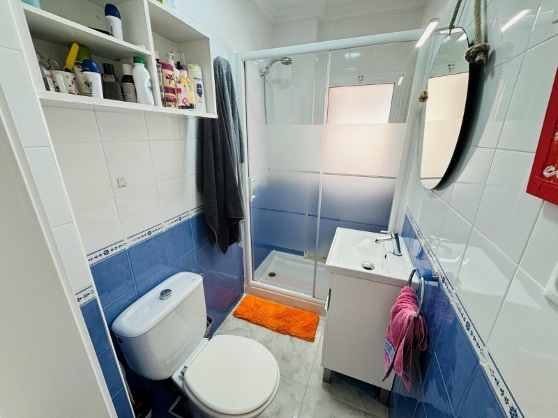 Komplett renovierte Wohnung mit 2 Schlafzimmern und 1 Bad nur 100 m vom Strand - 17