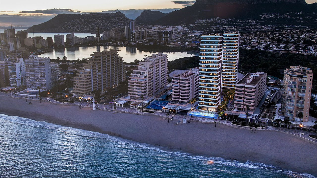 Maisonette-Wohnungen mit 3 Schlafzimmern, 3 Bädern, Klimaanlage, Fußbodenheizung in Bädern, Kfz-Stellplatz und Meerblick in erster Linie am Strand - 11
