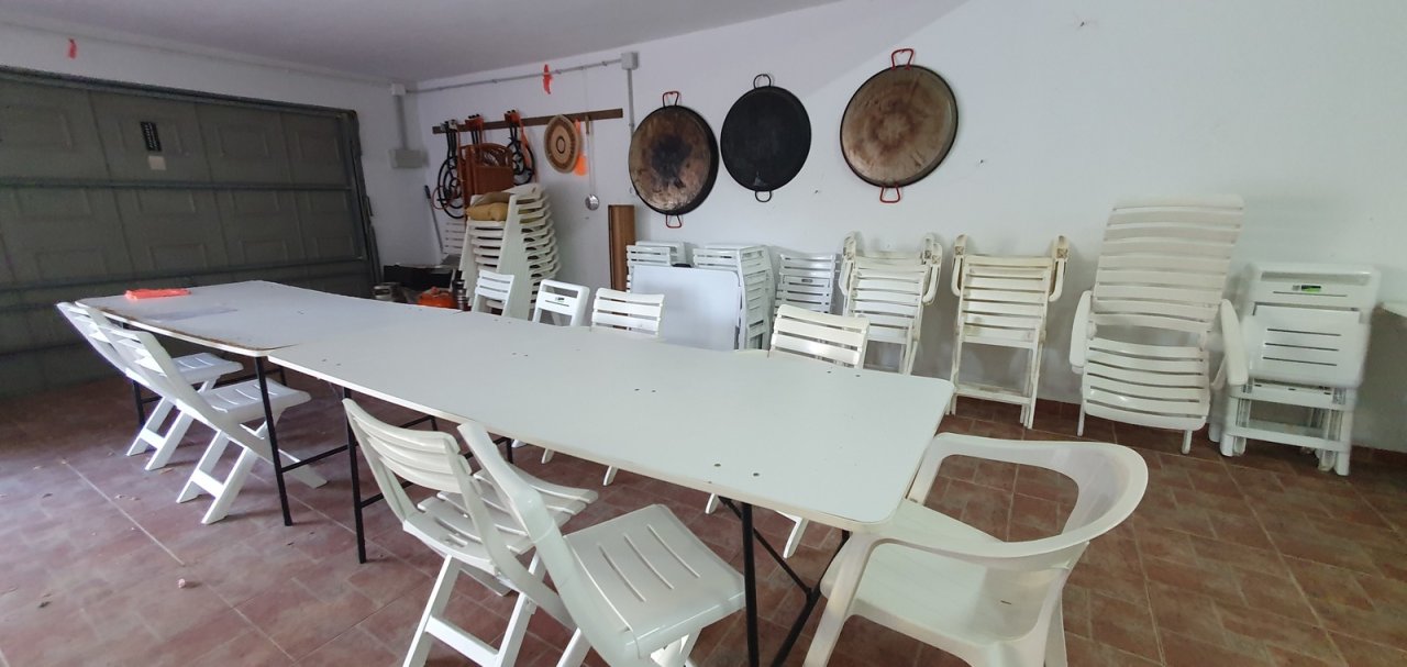 Gepflegte Villa mit 4 Schlafzimmern, 3 Badezimmern und Privatpool in hervorragender Wohnlage - 20