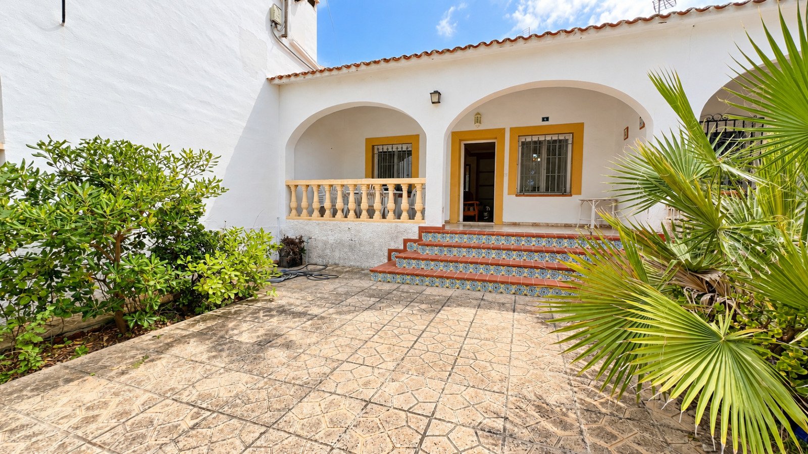 Charmantes Reihenhaus in Strandlage von Dénia mit 3 Schlafzimmern und Garten - 3