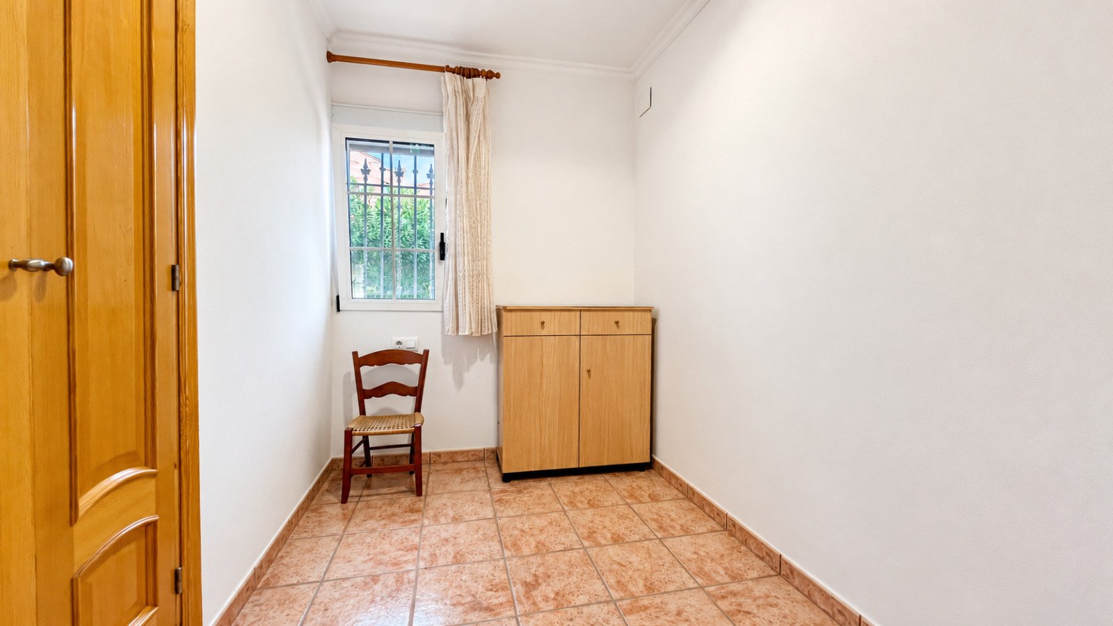 Charmantes Reihenhaus in Strandlage von Dénia mit 3 Schlafzimmern und Garten - 12