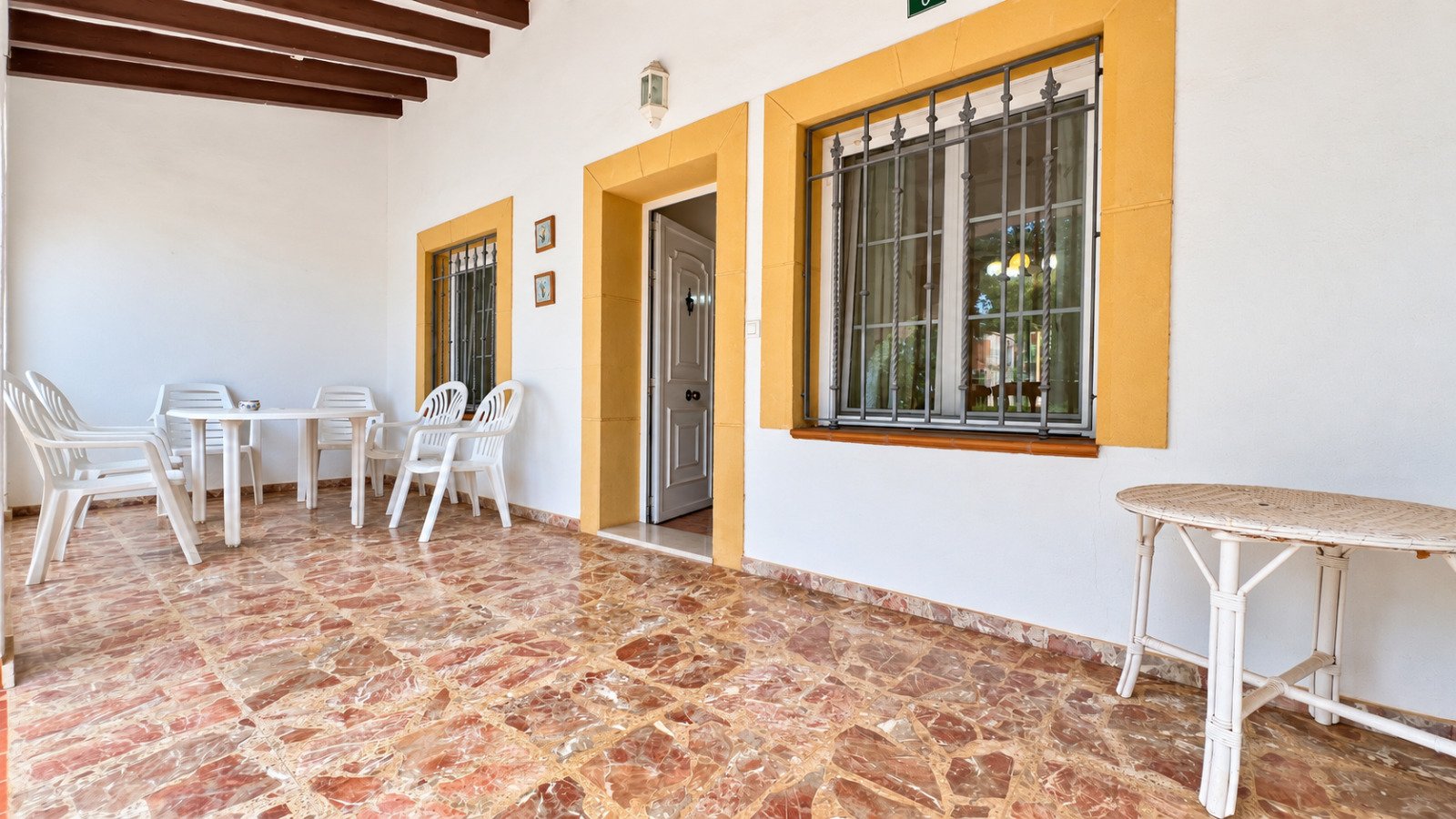 Charmantes Reihenhaus in Strandlage von Dénia mit 3 Schlafzimmern und Garten - 4
