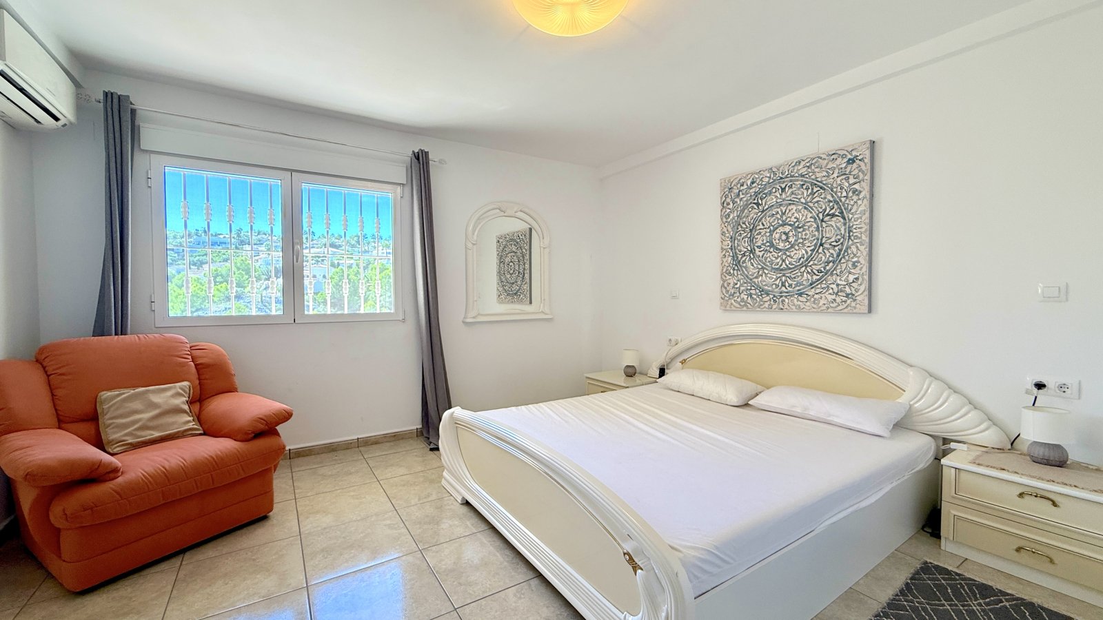 Sehr schöne, uneinsehbare Villa mit herrlicher Fernsicht und vielen Extras und mit Vermietungslizenz - 26