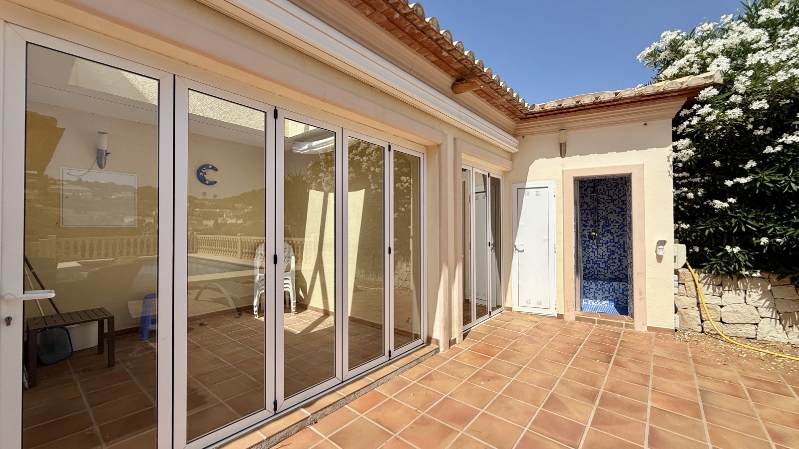 Sehr schöne, uneinsehbare Villa mit herrlicher Fernsicht und vielen Extras und mit Vermietungslizenz - 41