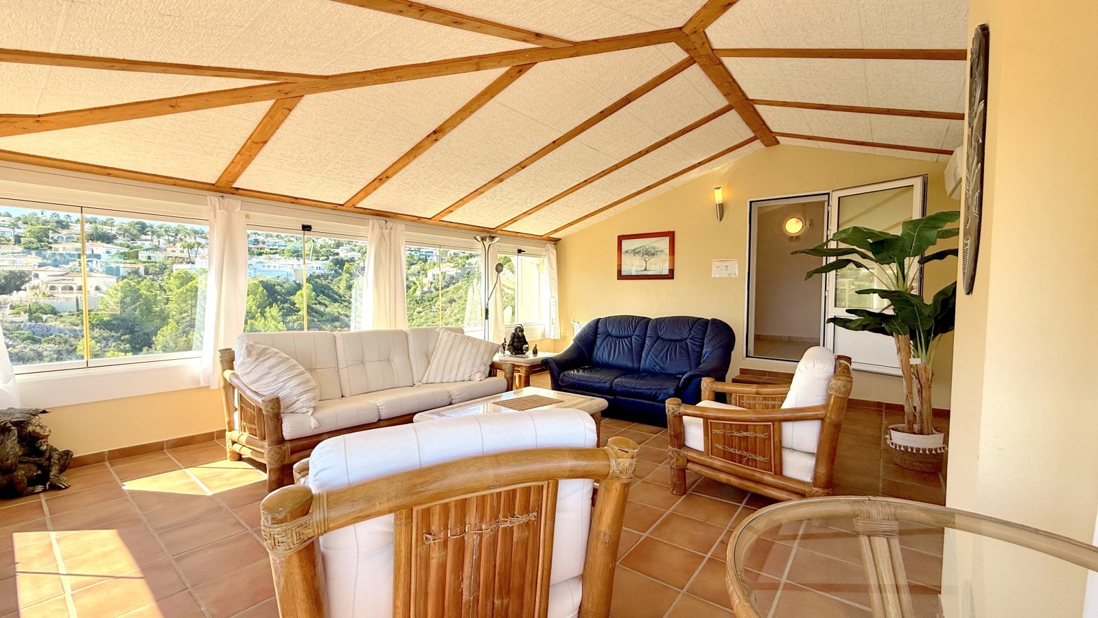 Sehr schöne, uneinsehbare Villa mit herrlicher Fernsicht und vielen Extras und mit Vermietungslizenz - 33
