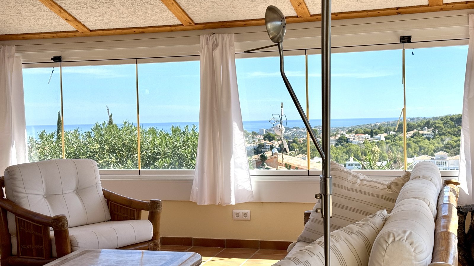Sehr schöne, uneinsehbare Villa mit herrlicher Fernsicht und vielen Extras und mit Vermietungslizenz - 31