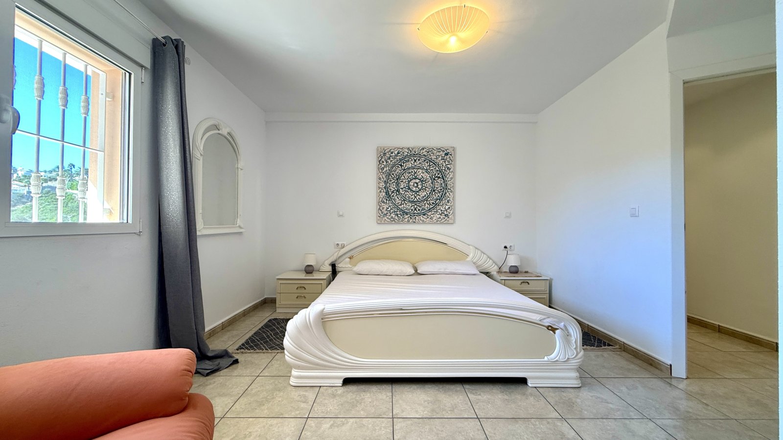 Sehr schöne, uneinsehbare Villa mit herrlicher Fernsicht und vielen Extras und mit Vermietungslizenz - 24