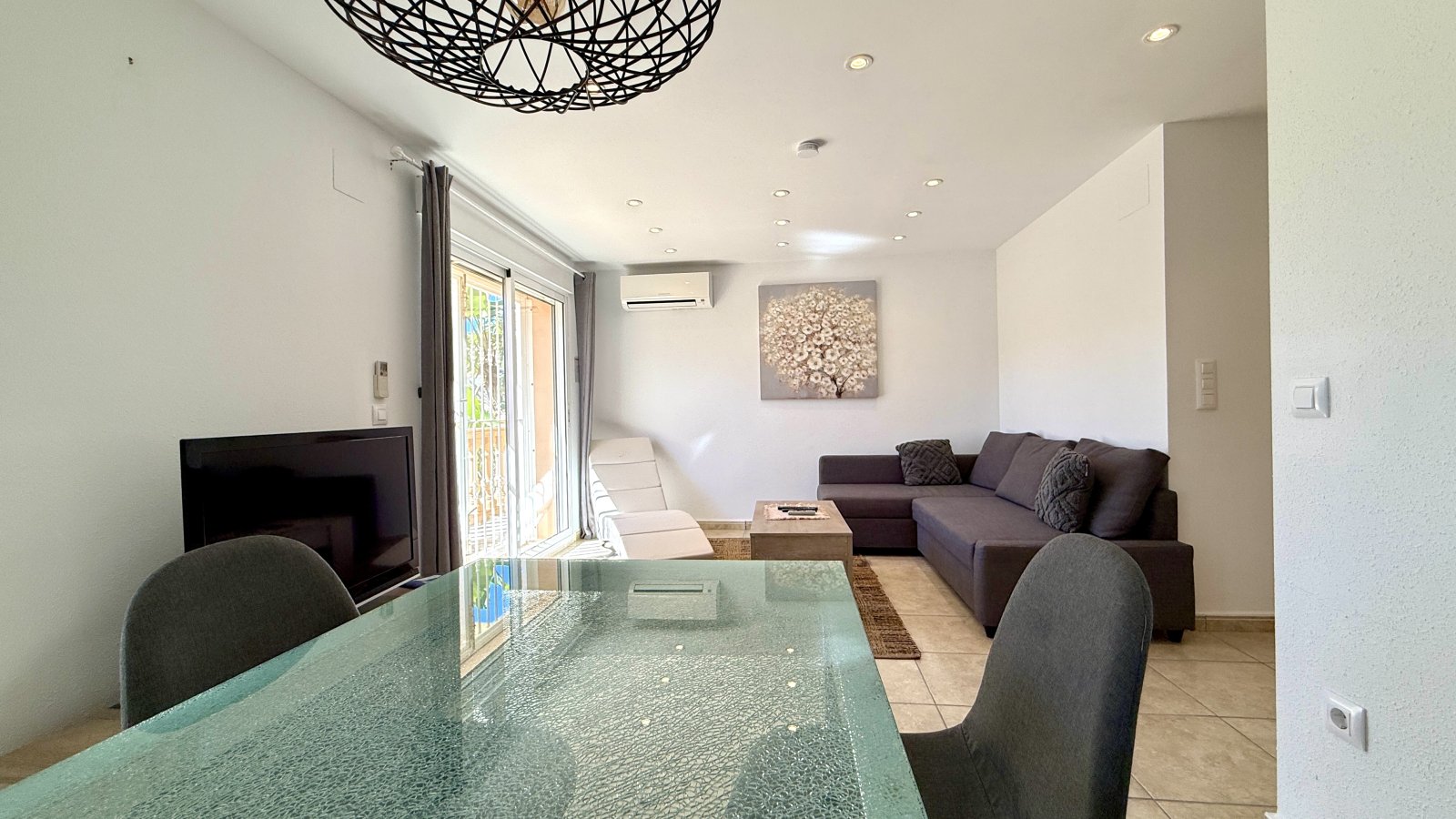 Sehr schöne, uneinsehbare Villa mit herrlicher Fernsicht und vielen Extras und mit Vermietungslizenz - 27