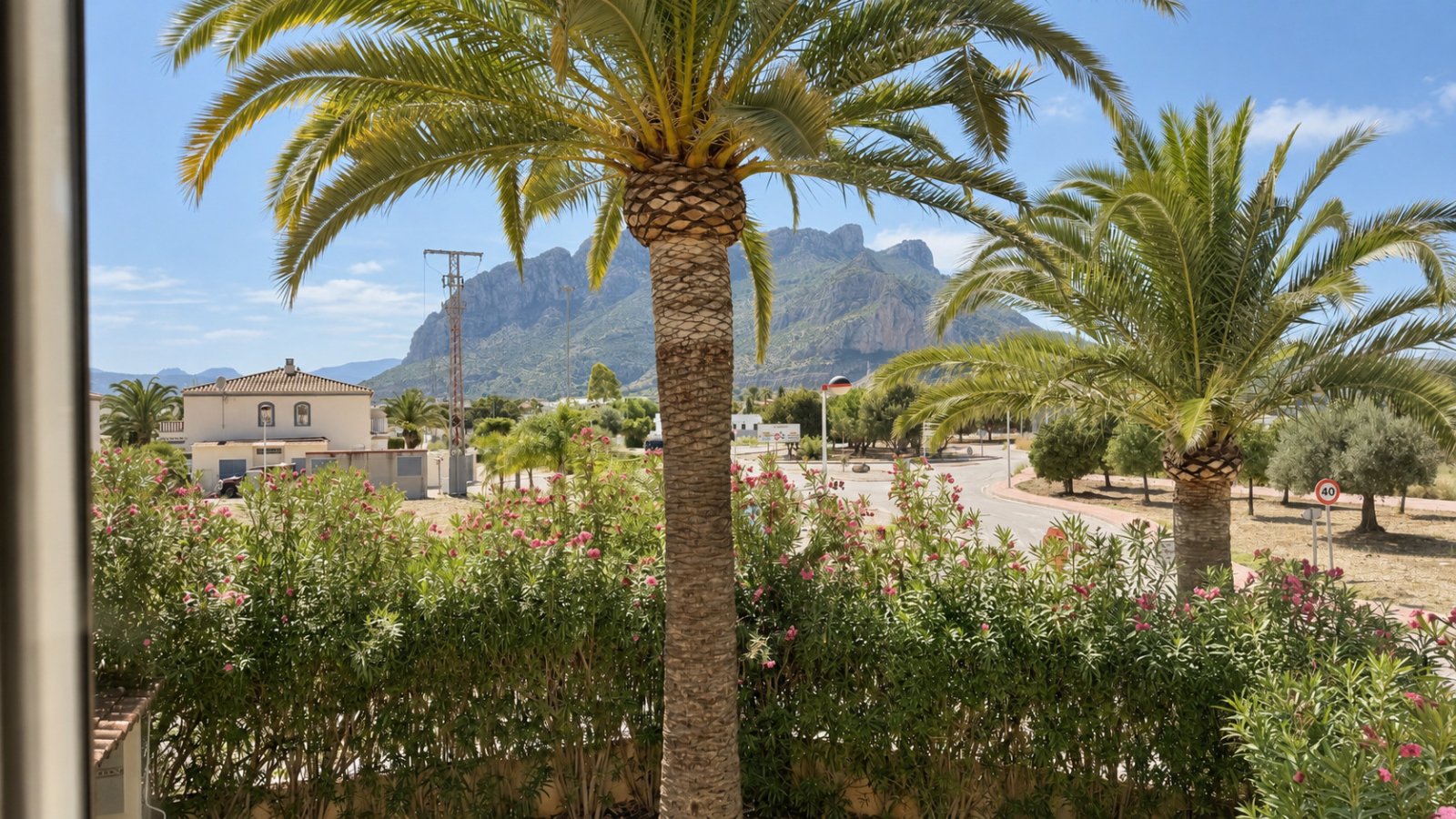 Reiheneckhaus mit 3 Schlafzimmern, Garten und Gemeinschaftspool in beliebter Lage - 14