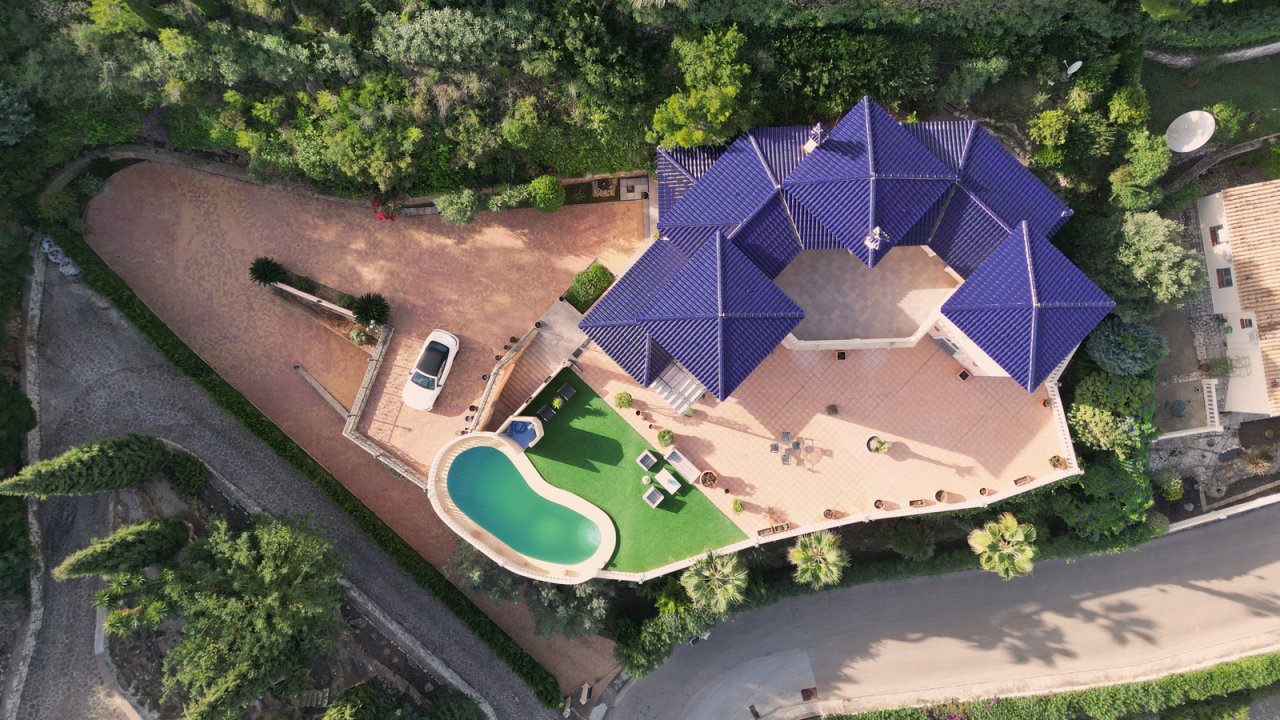 Fantastische Villa mit Meerblick, 5 Schlafzimmern, 4 Bädern, Privatpool und Garage - 9