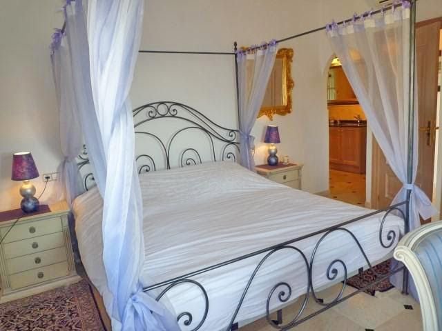 Fantastische Villa mit Meerblick, 5 Schlafzimmern, 4 Bädern, Privatpool und Garage - 17