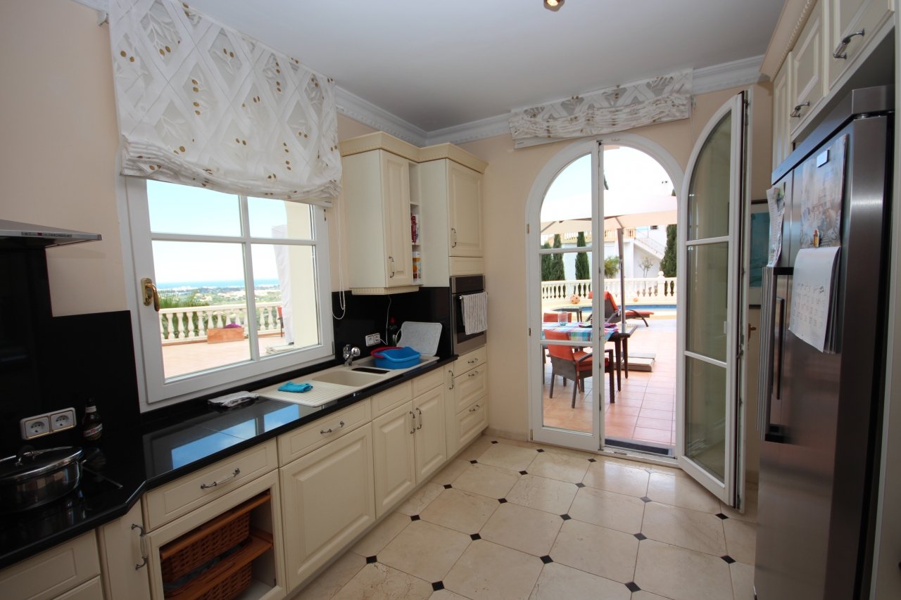 Fantastische Villa mit Meerblick, 5 Schlafzimmern, 4 Bädern, Privatpool und Garage - 21