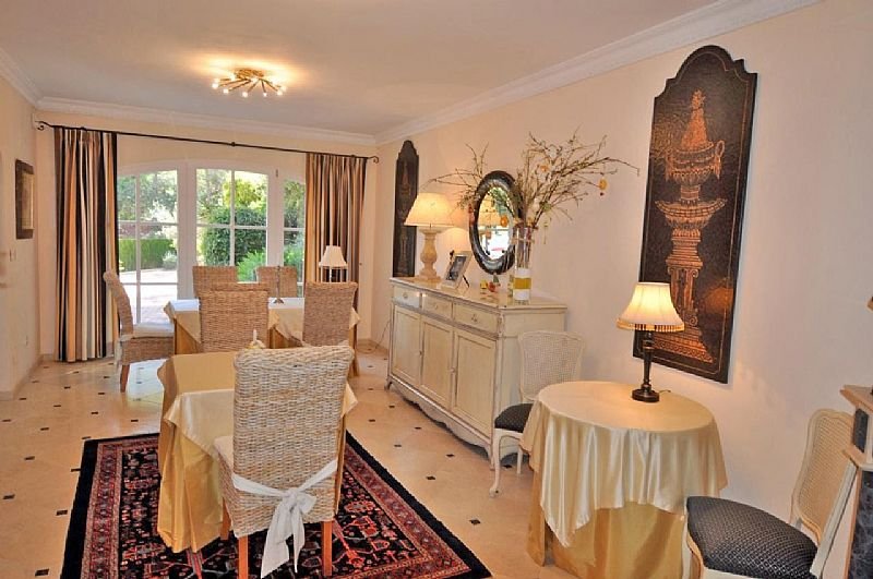Fantastische Villa mit Meerblick, 5 Schlafzimmern, 4 Bädern, Privatpool und Garage - 15