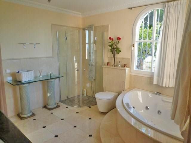 Fantastische Villa mit Meerblick, 5 Schlafzimmern, 4 Bädern, Privatpool und Garage - 22