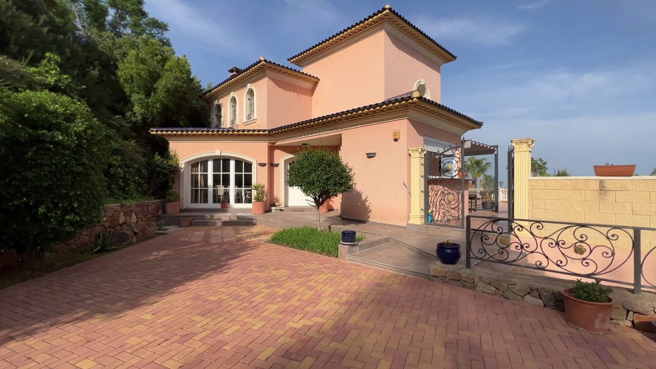 Fantastische Villa mit Meerblick, 5 Schlafzimmern, 4 Bädern, Privatpool und Garage - 5