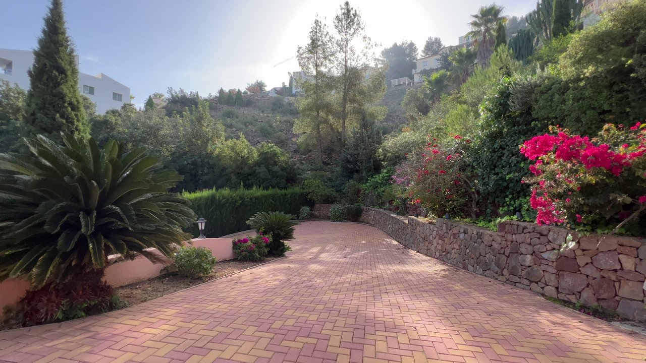 Fantastische Villa mit Meerblick, 5 Schlafzimmern, 4 Bädern, Privatpool und Garage - 8