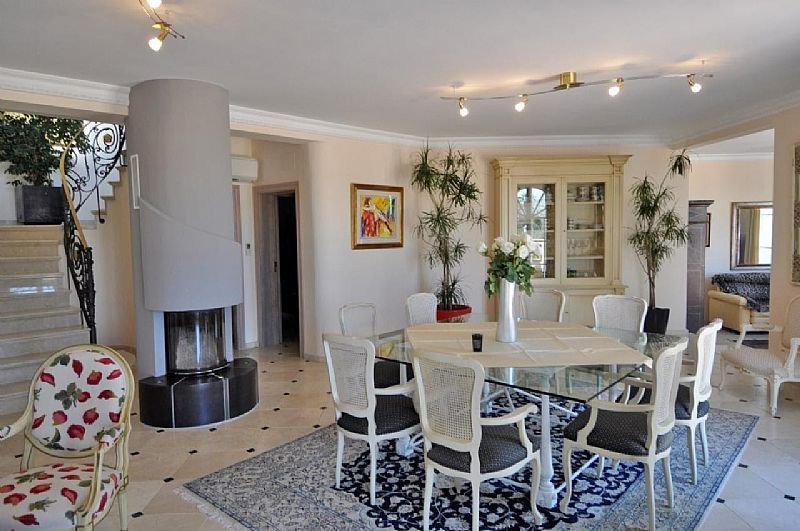 Fantastische Villa mit Meerblick, 5 Schlafzimmern, 4 Bädern, Privatpool und Garage - 11