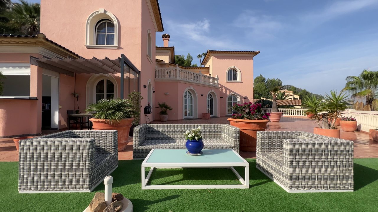 Fantastische Villa mit Meerblick, 5 Schlafzimmern, 4 Bädern, Privatpool und Garage - 29