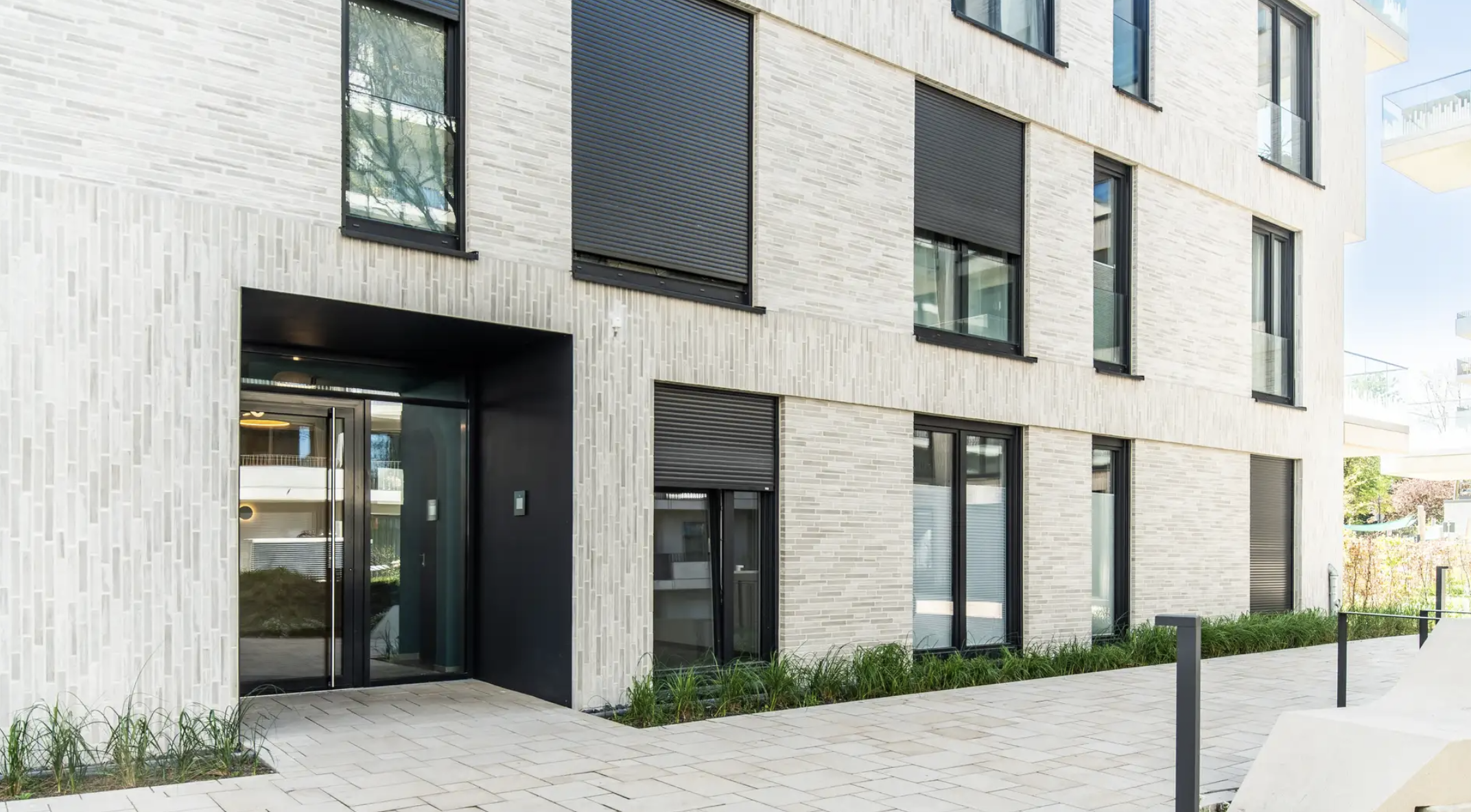Modernes Wohnen am Wasser - 4-Zimmer-Wohnung mit Südterrasse und Privatgarten - 2