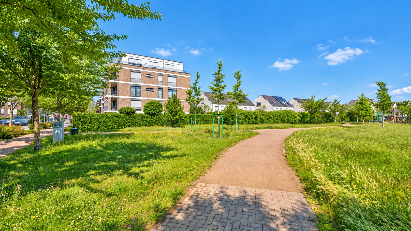 Stilvolles Wohnen im Grünen - Großzügige 3-Zimmer-Wohnung in Düsseldorf - 1