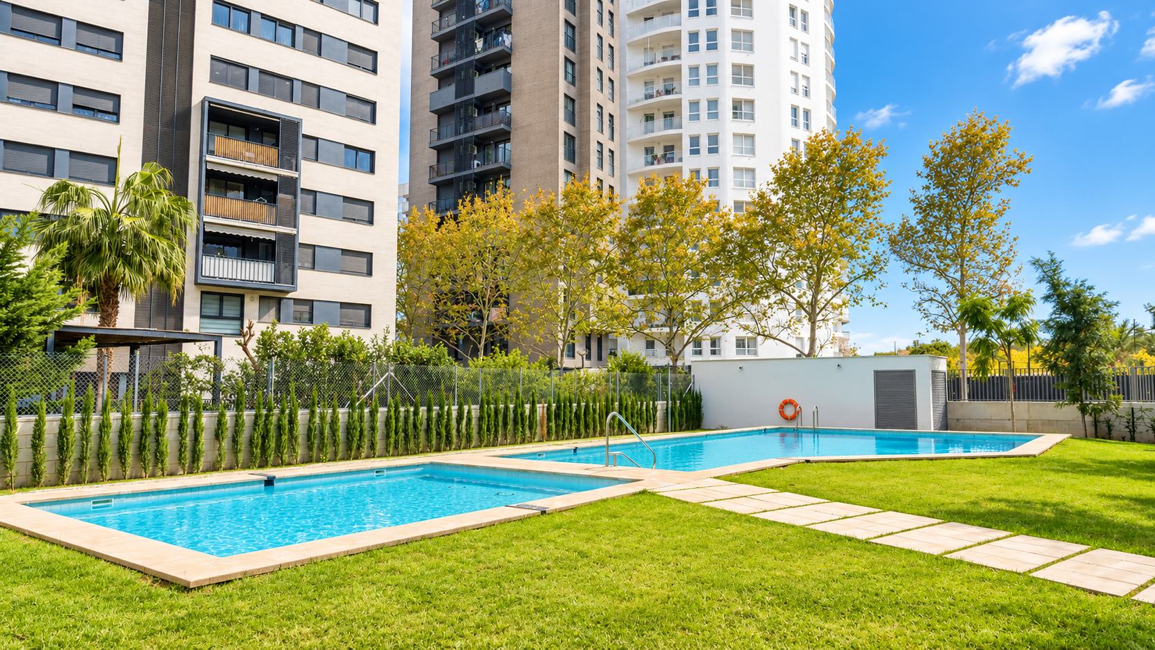 Moderne Neubauwohnung mit Terrasse und Pool in Valencia - 7