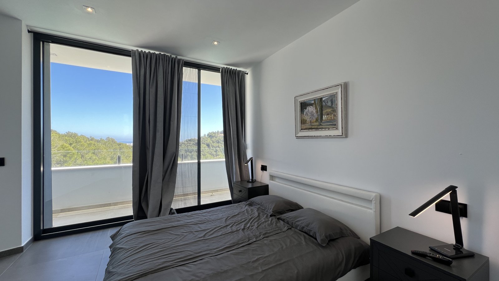 Moderne, aufregende Architektur-Villa in exponierter Lage von Javea mit Vermietungslizenz - 11