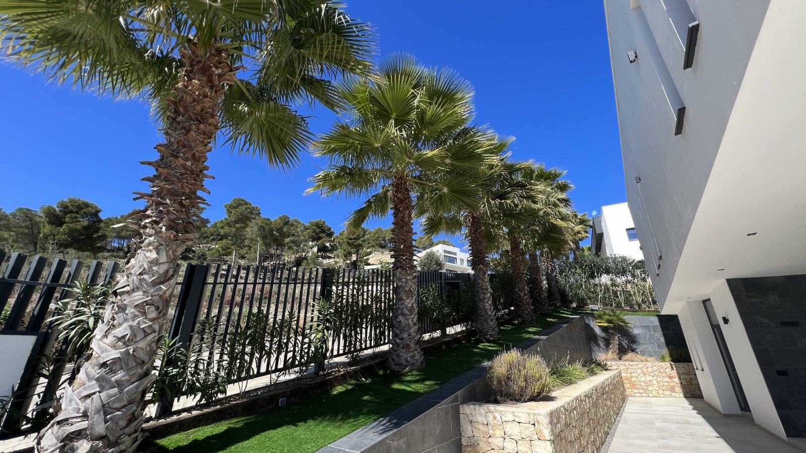 Moderne, aufregende Architektur-Villa in exponierter Lage von Javea mit Vermietungslizenz - 20