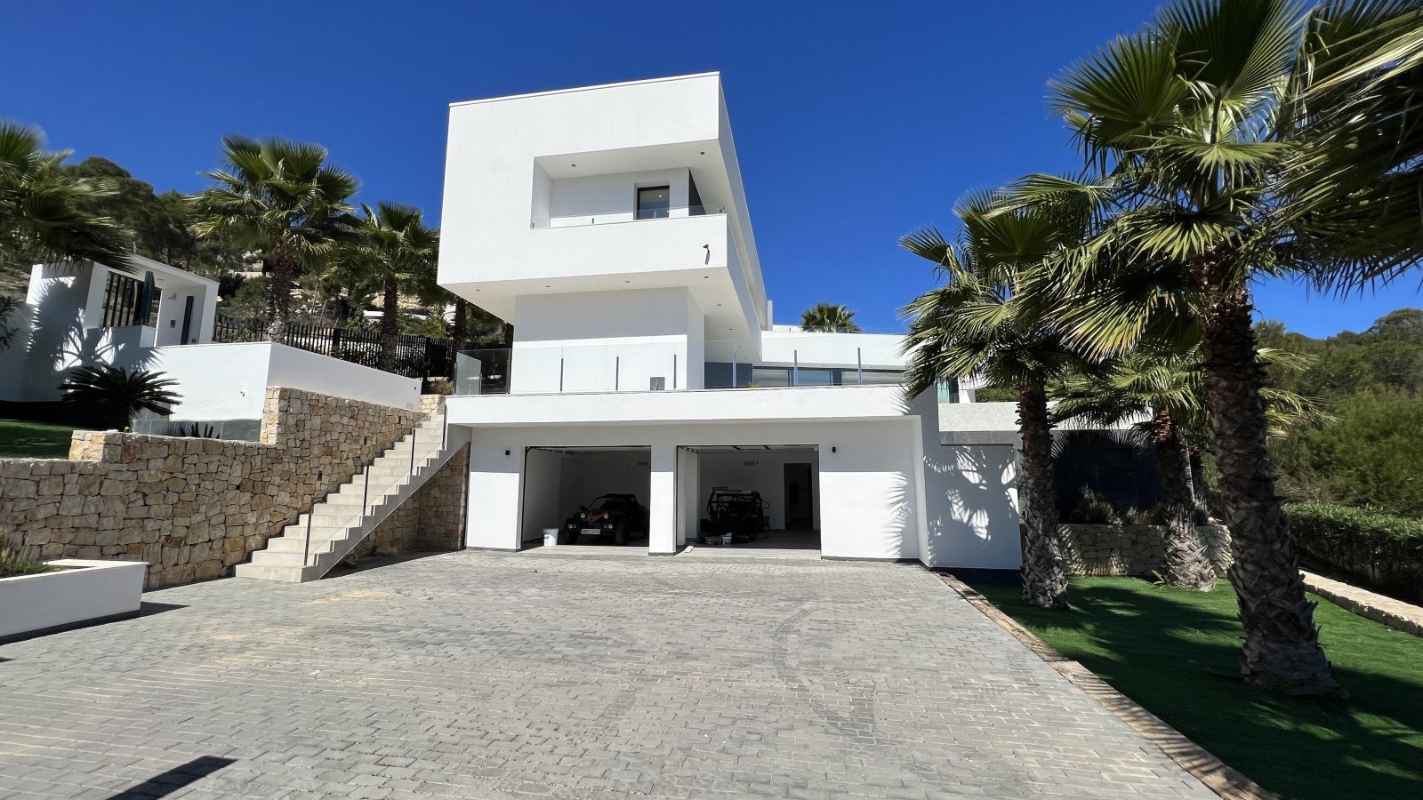 Moderne, aufregende Architektur-Villa in exponierter Lage von Javea mit Vermietungslizenz - 21