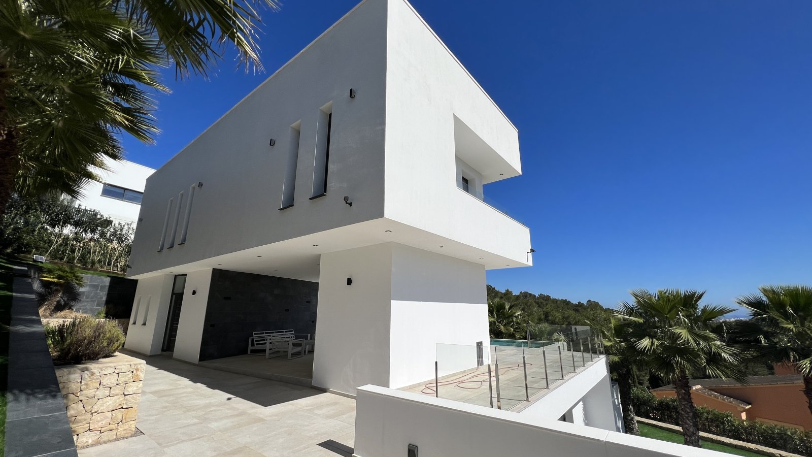 Moderne, aufregende Architektur-Villa in exponierter Lage von Javea mit Vermietungslizenz - 33