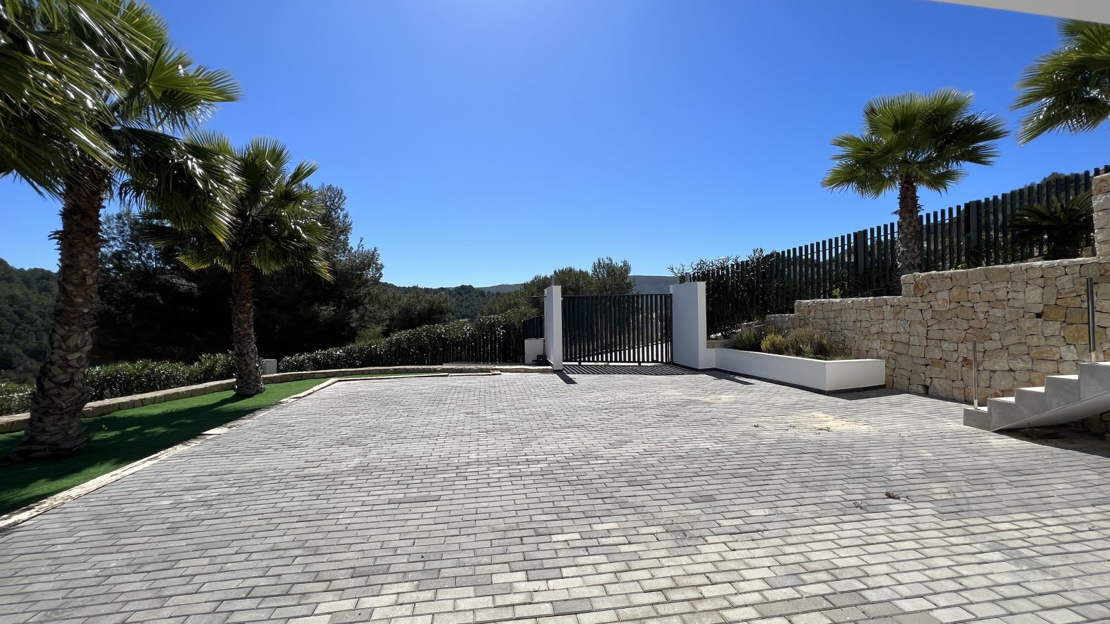 Moderne, aufregende Architektur-Villa in exponierter Lage von Javea mit Vermietungslizenz - 19