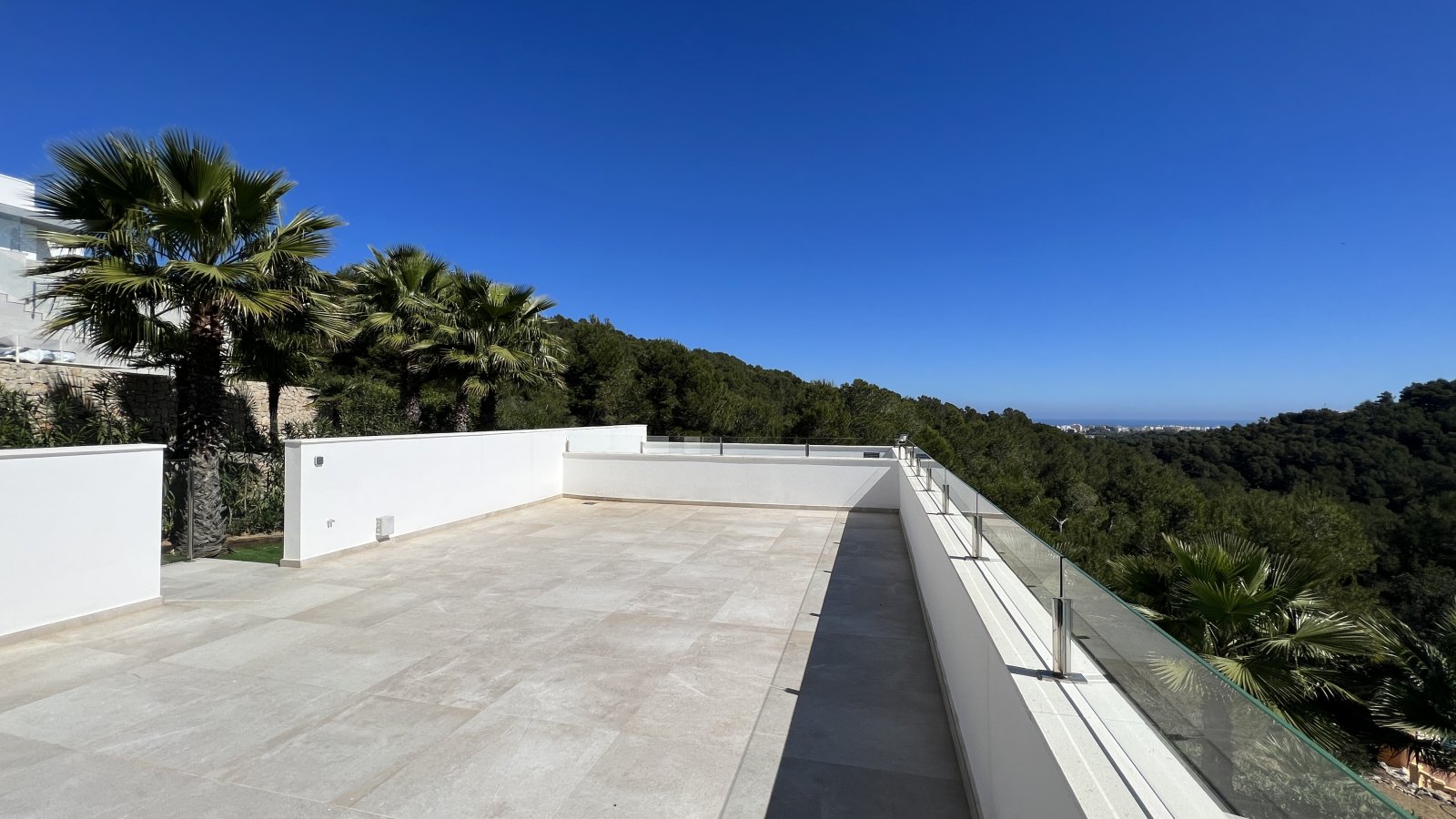 Moderne, aufregende Architektur-Villa in exponierter Lage von Javea mit Vermietungslizenz - 18