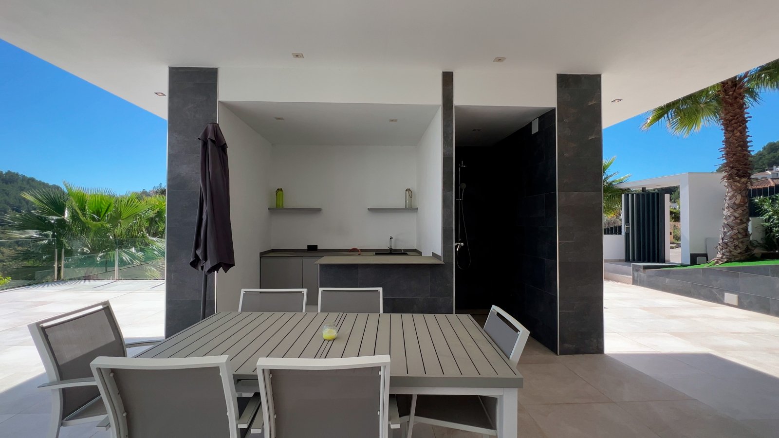 Moderne, aufregende Architektur-Villa in exponierter Lage von Javea mit Vermietungslizenz - 17