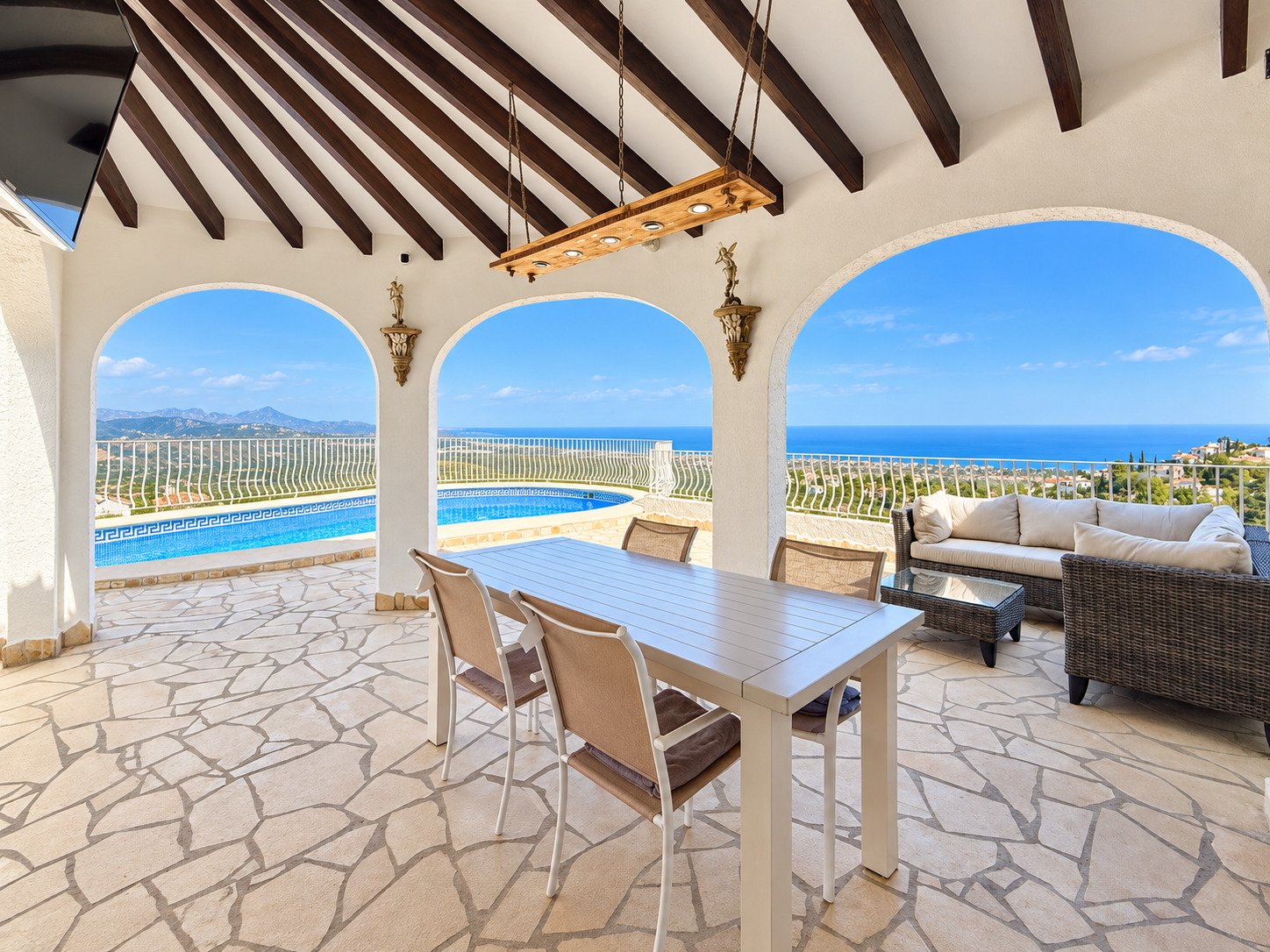 Großzügige, exklusive Villa mit Panoramameerblick, separatem Gästebereich und Doppelgarage - 3