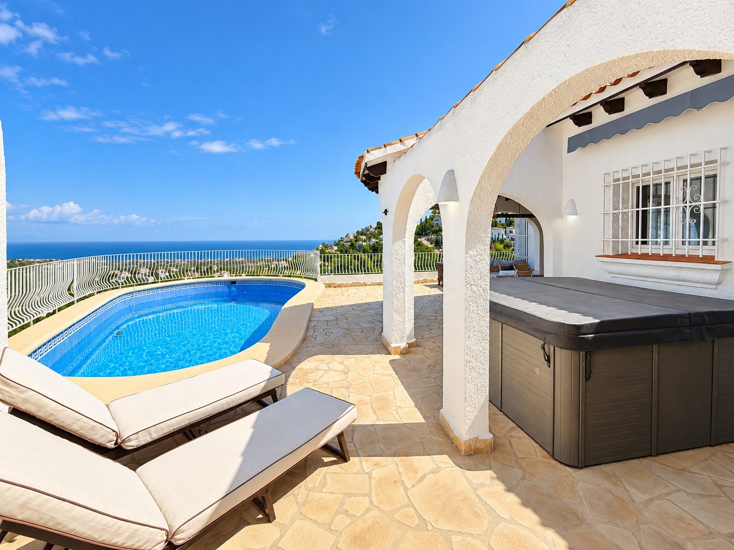 Großzügige, exklusive Villa mit Panoramameerblick, separatem Gästebereich und Doppelgarage - 19