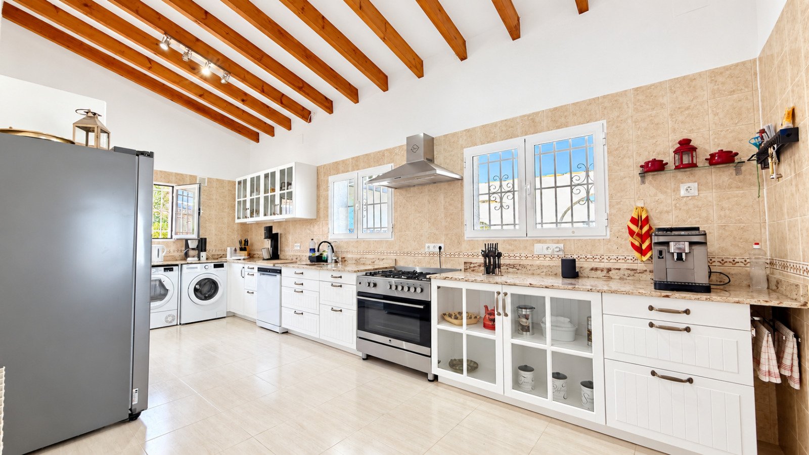 Großzügige, exklusive Villa mit Panoramameerblick, separatem Gästebereich und Doppelgarage - 4